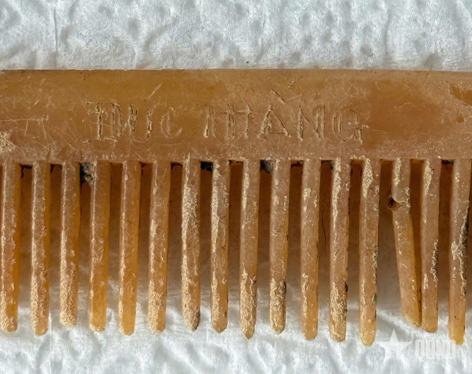 Gia Lai: Phát hiện chiếc lược có khắc dòng chữ “ĐỨC THẮNG” trong mộ liệt sĩ